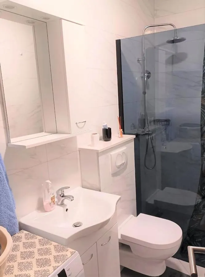 Apartment Neva Split With Free Private Parking Space