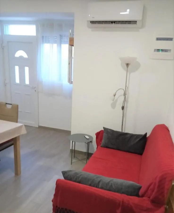 Apartment Neva Split With Free Private Parking Space